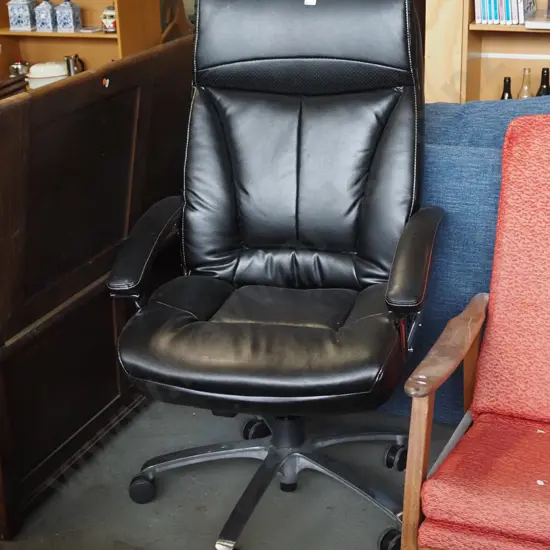 black vinyl office chair