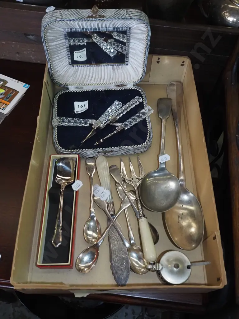 serving spoons, forks, manicure set etc Image 1++