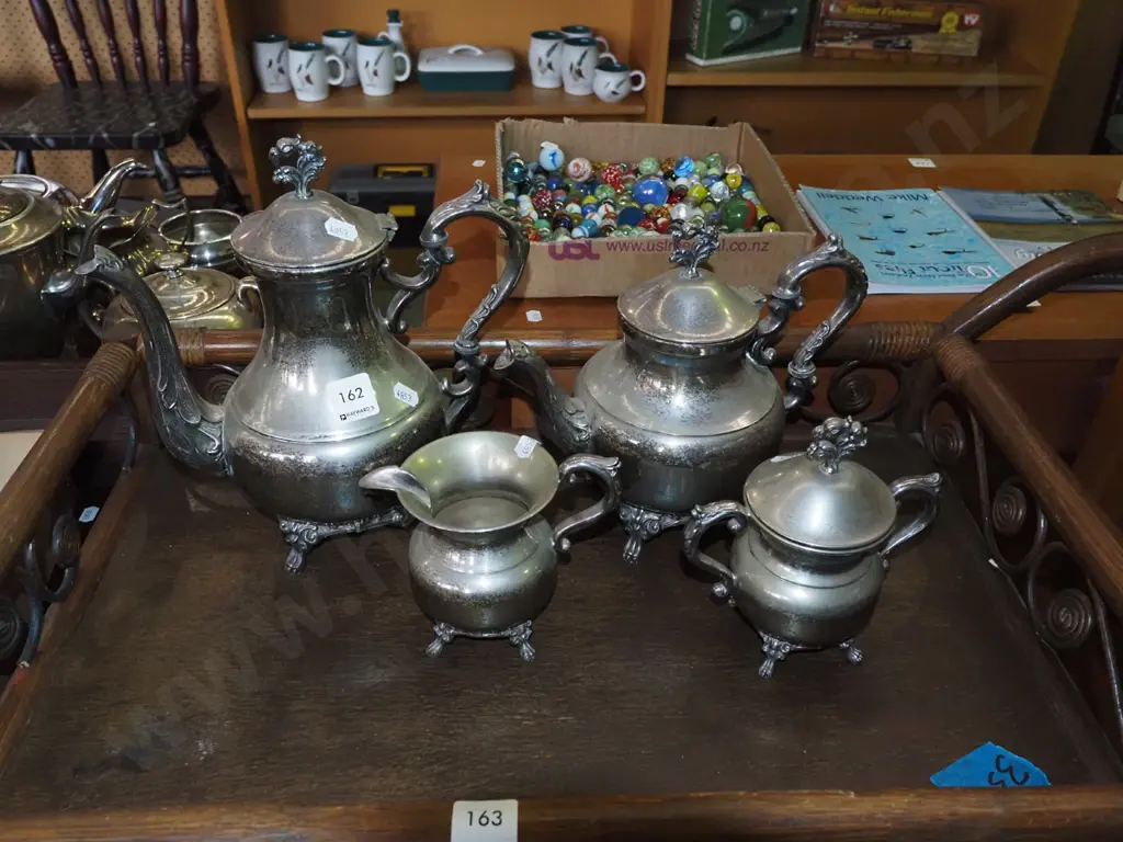 teapots, creamer, lidded sugar Image 1++