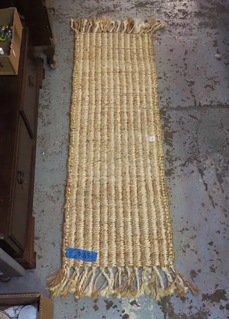 woven jute floor mat L1200 W400 Image 1++