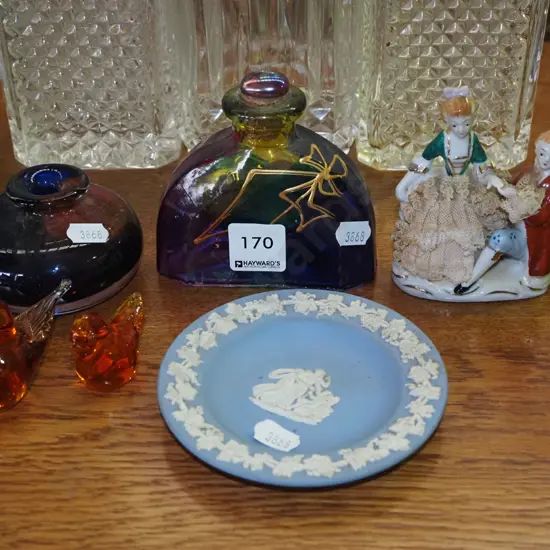 figurine, scent bottle, jasperware dish etc