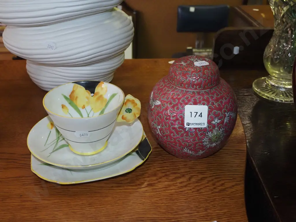 hand painted trio, ginger jar Image 1++