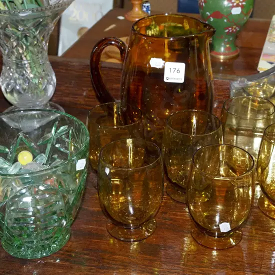amber glass water jug, 6x glasses, depression glass vase with marbles