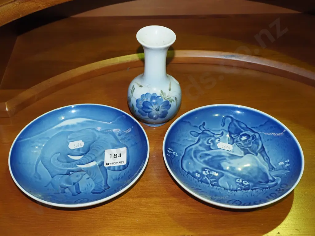 2x Royal Copenhagaen plates, small bud vase H130 Image 1++