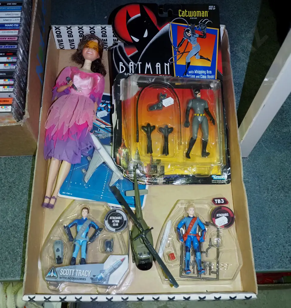 box; dolls, action figurines  Image 1++