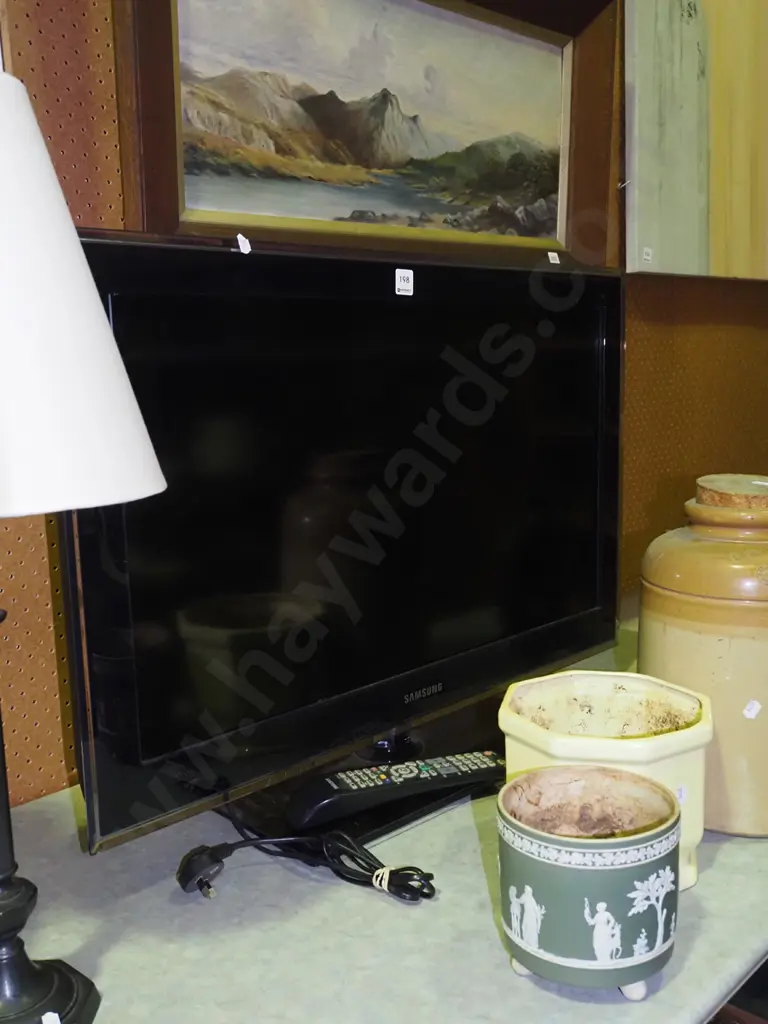 Samsung 32" TV Image 1++