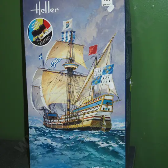 yet to be assembled scale model of La Grande Hermine