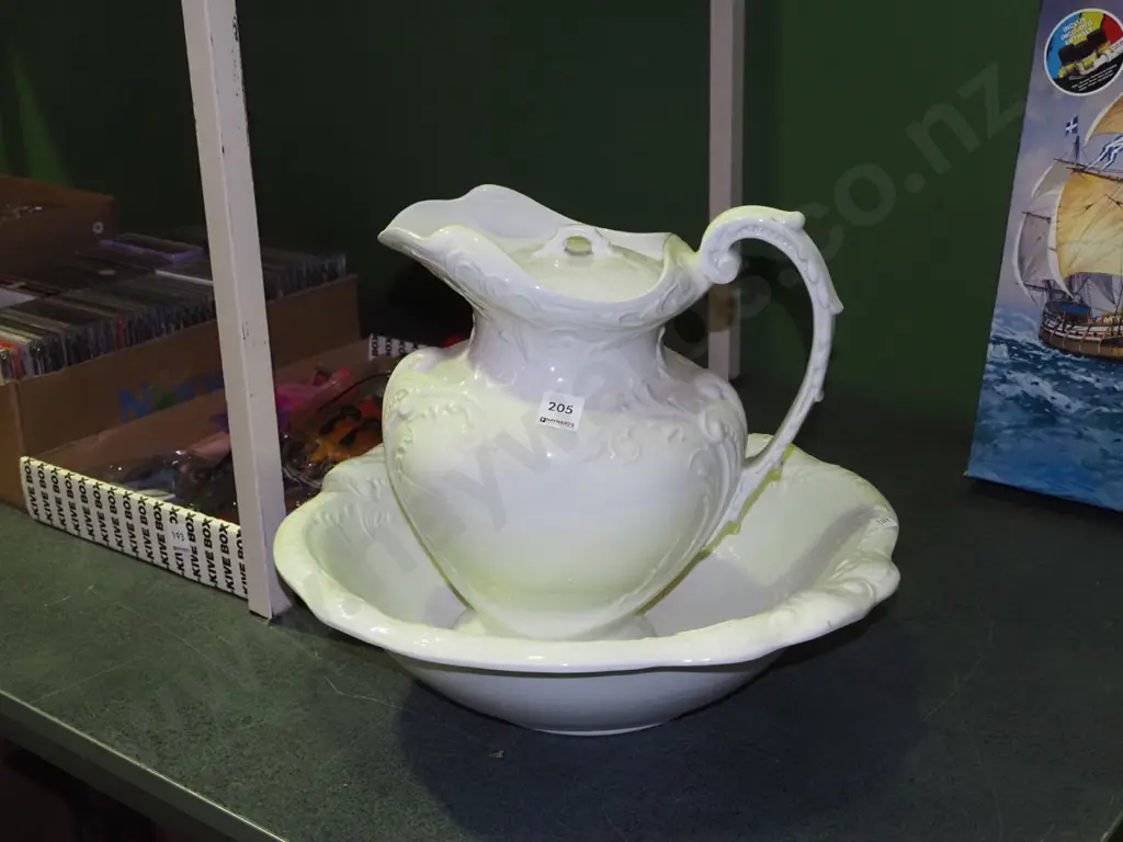 wash jug and bowl Image 1++