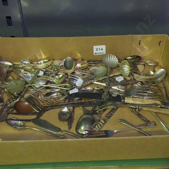 box; forks, teaspoons etc