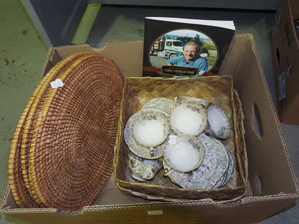 box; placemats, book, floral cups etc Image 1++