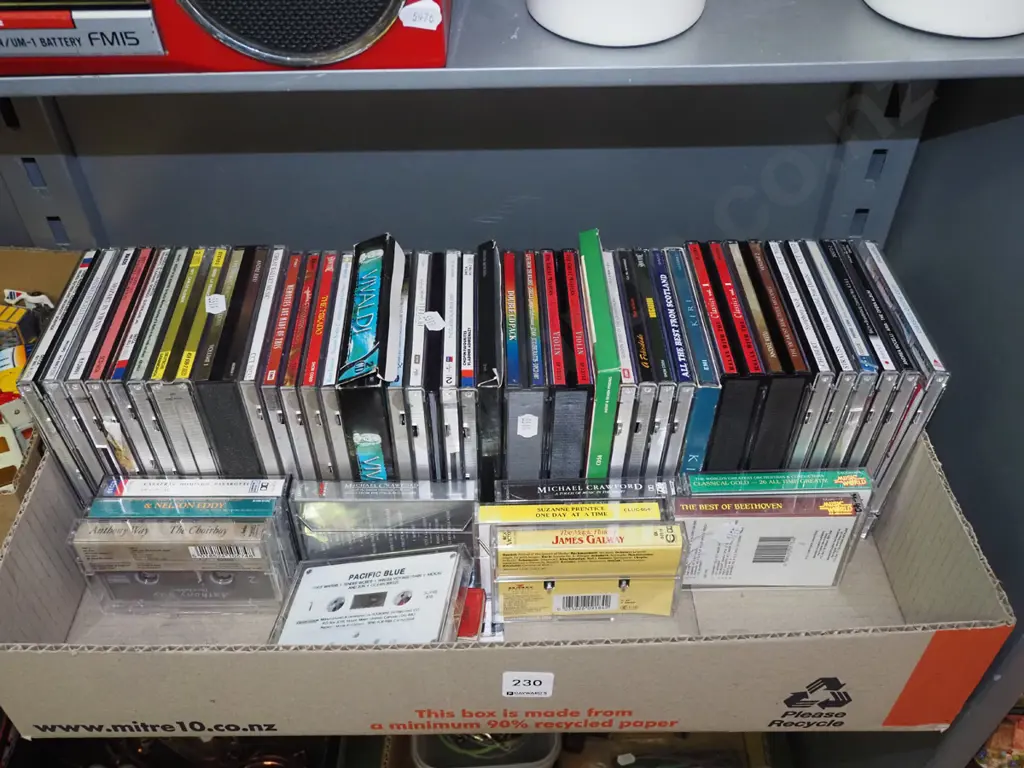 box; CDs, tape cassettes Image 1++