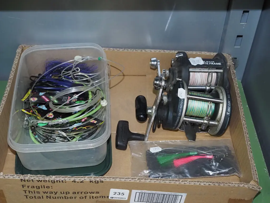 box; fishing reels, fishing jigs Image 1++