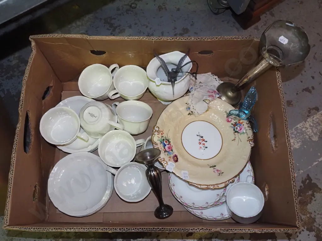 box; Villeroy and Boch cups, saucers, plates, plated vase etc Image 1++