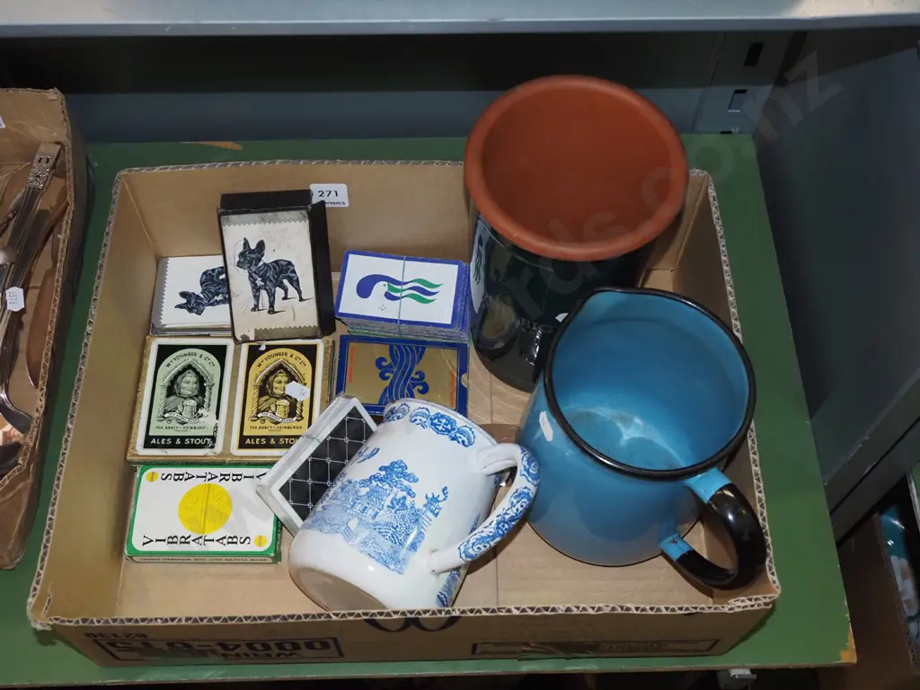 box; playing cards, wine cooler, 2x enamel jugs Image 1++