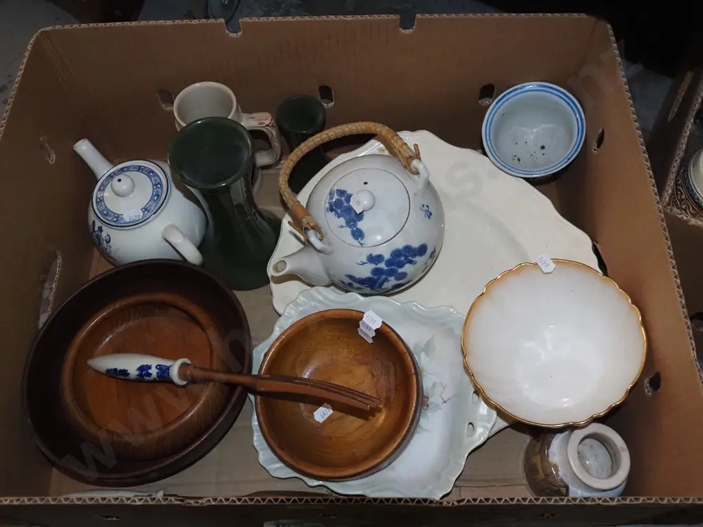 box; teapots, vase, ashet, wooden bowls etc Image 1++