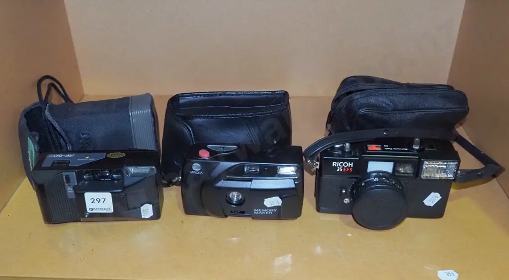 3x 35mm film cameras Image 1++