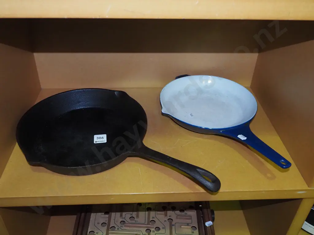 cast iron and cast iron and enamel frying pan Image 1++