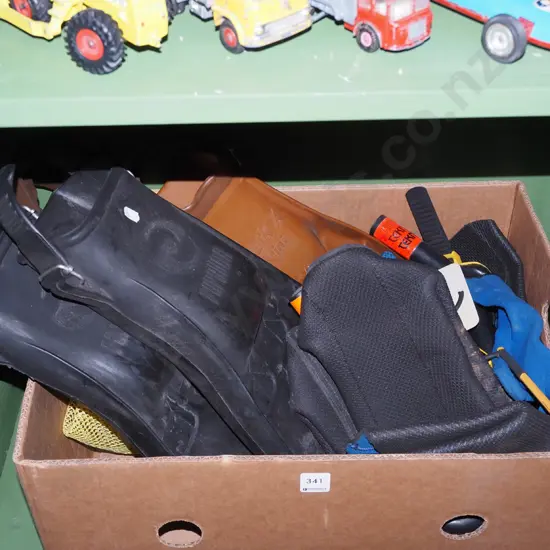 box; dive gear, flippers, gloves etc