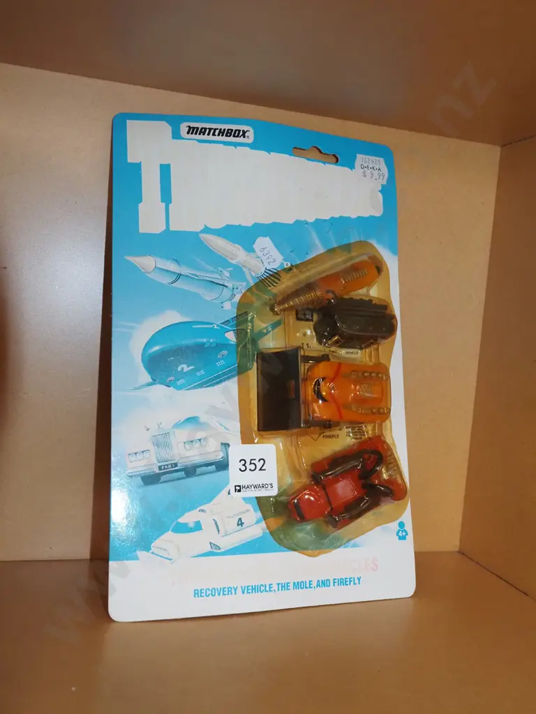 Matchbox Thunderbird models - fading to packaging Image 1++