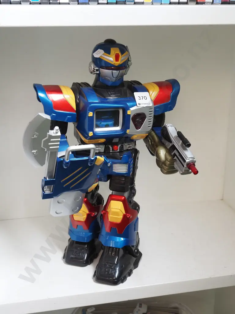 plastic toy robot Image 1++