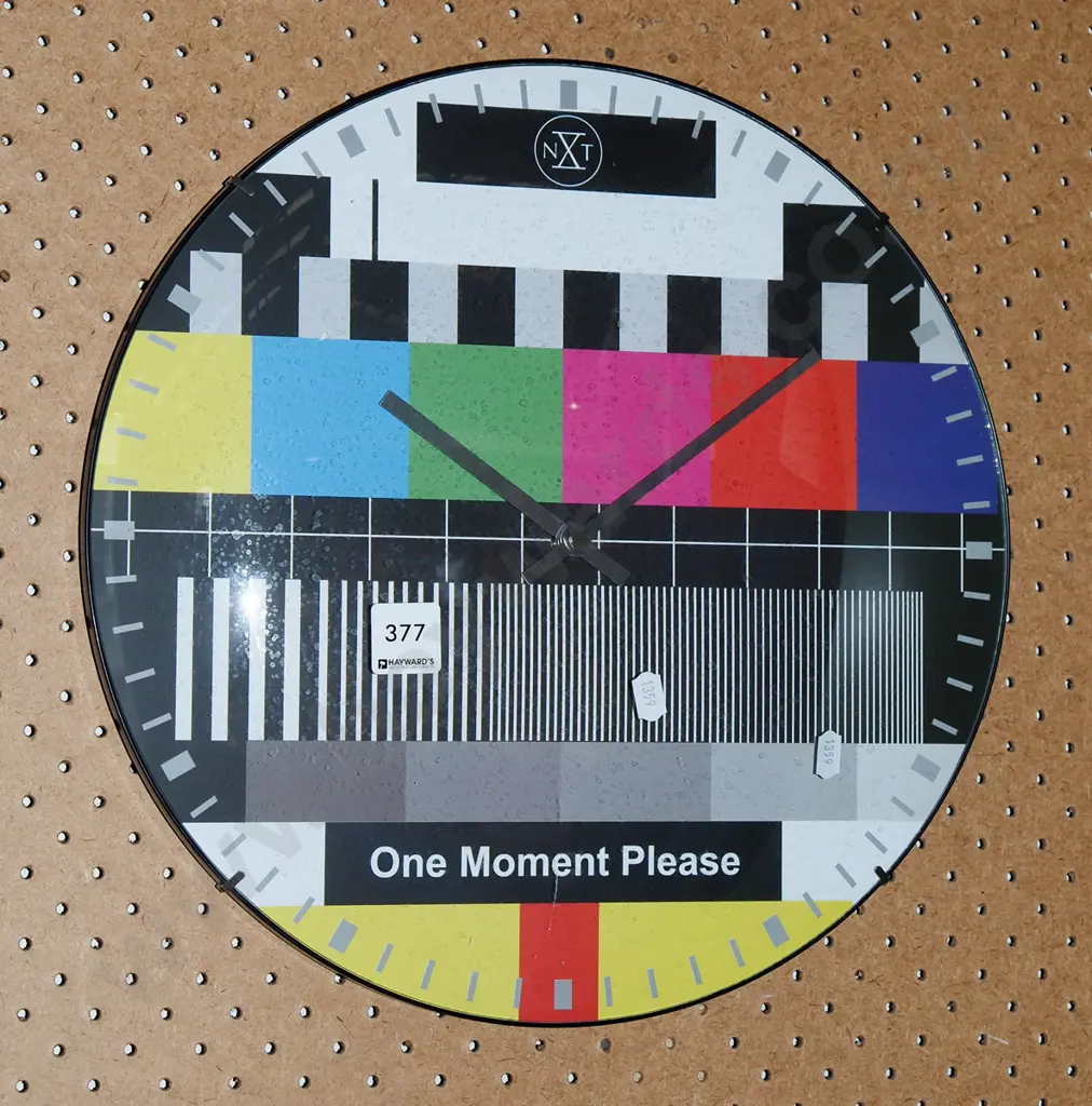 TV test pattern wall clock  Image 1++