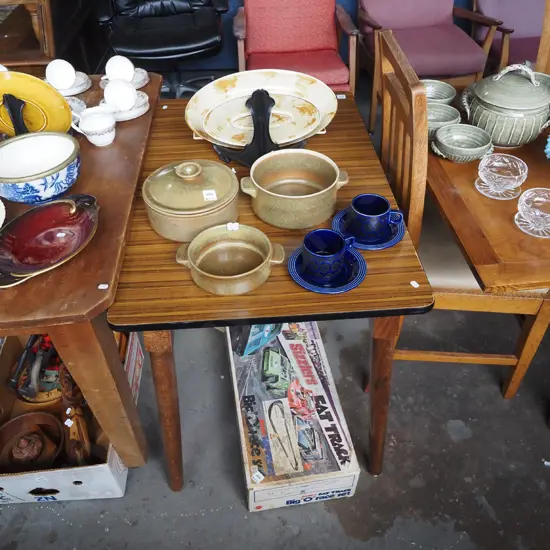 formica top table H750 W900 D600