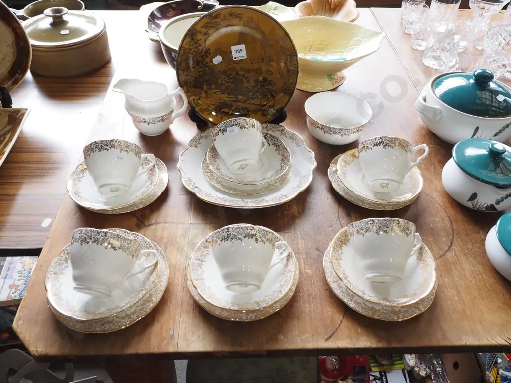 Collingwood tea set, Royal Doulton picture plate Image 1++