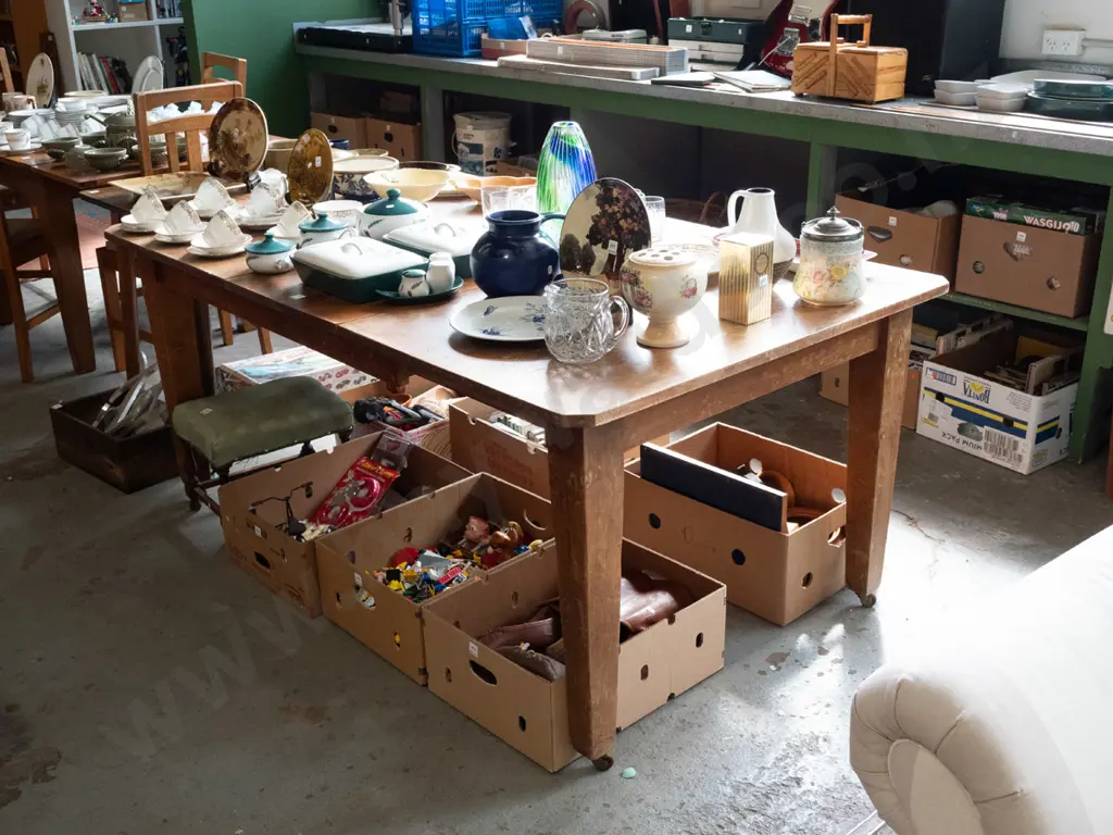 restorer's extending rimu dining table H770 W1820 D1060 Image 1++