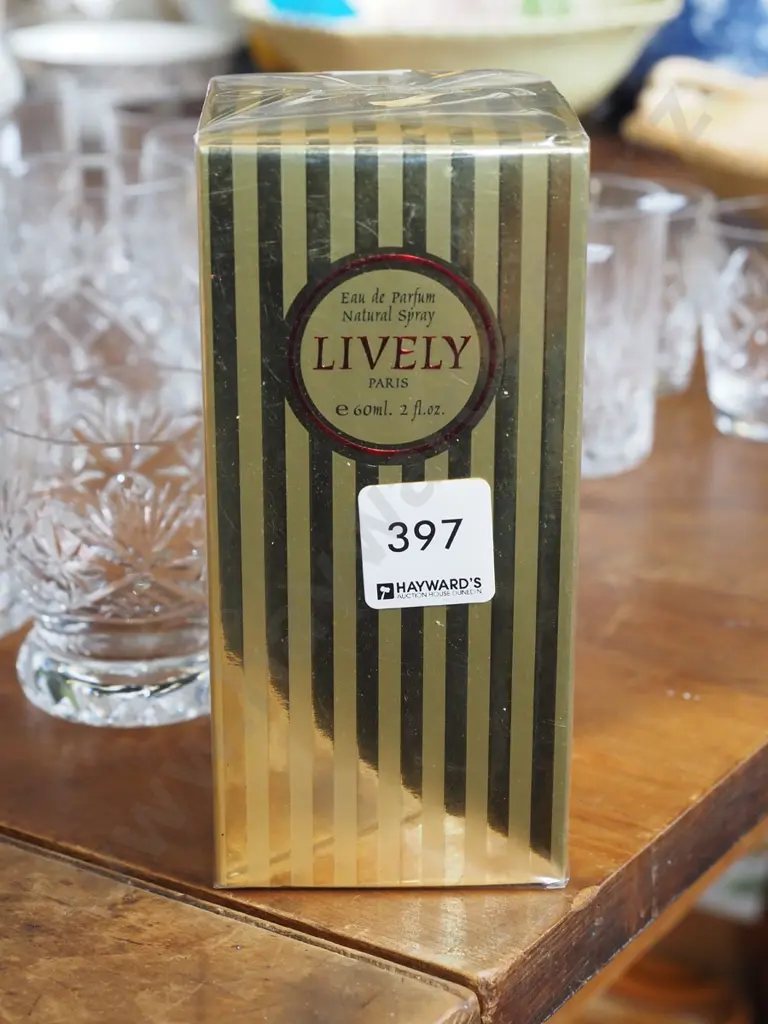 box; Lively eau de parfum 60ml Image 1++