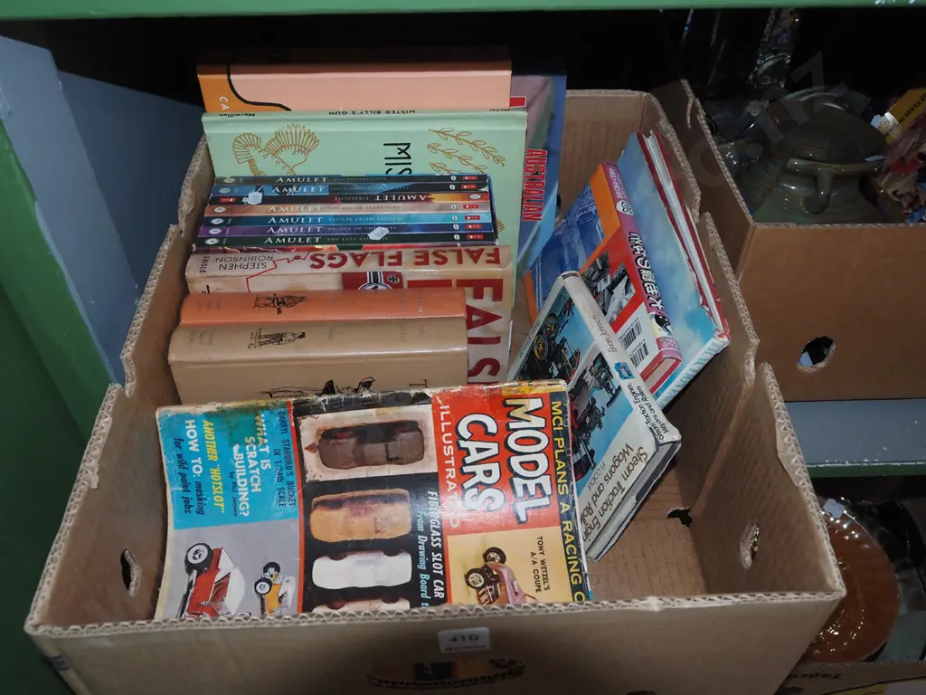 box; magazines, books Image 1++