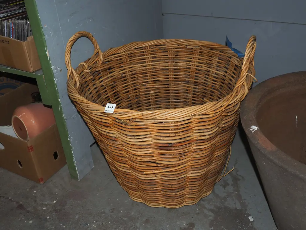 large cane wood basket H430 Image 1++