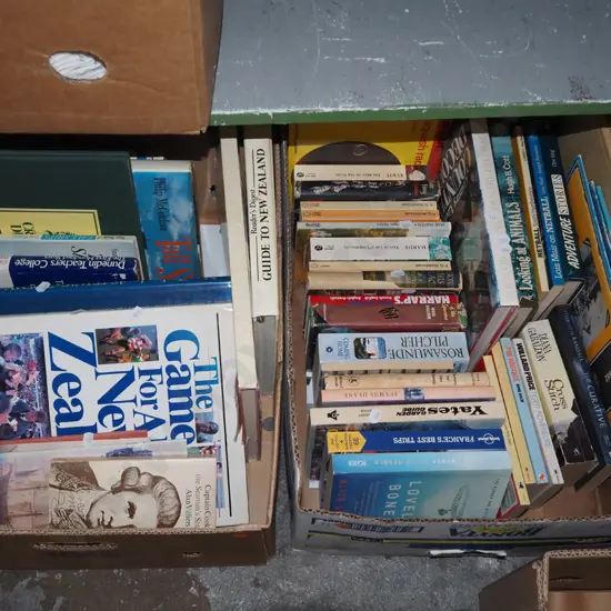 2x boxes; books - orange dots