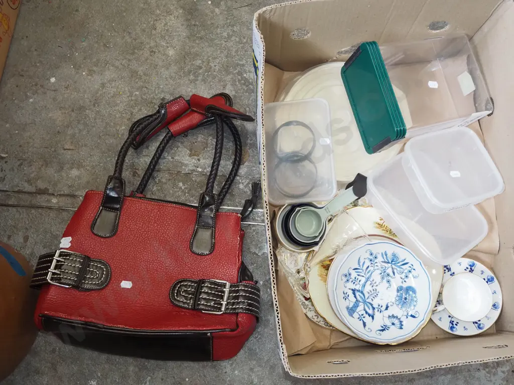 box; measuring cups, plastic storage containers, plates, saucers etc Image 1++