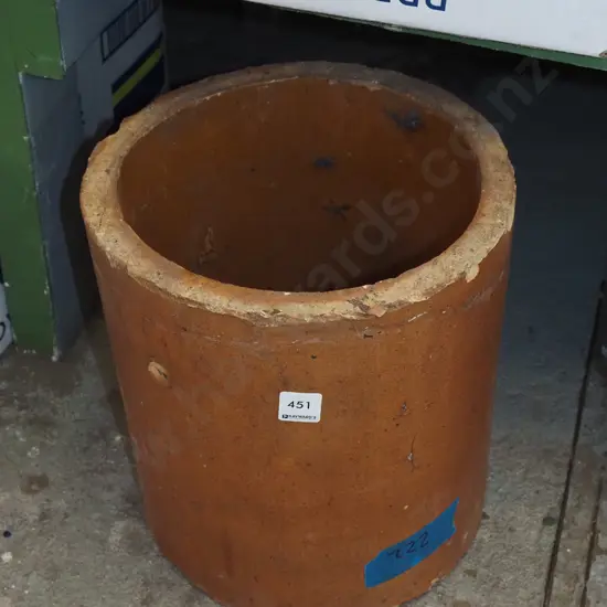 chimney pot some chips H-300