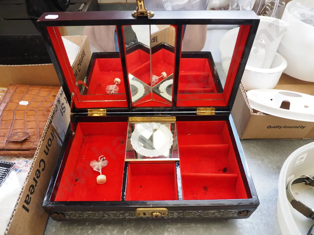 Asian themed musical jewellery box - not working Image 1++