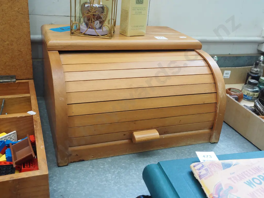 wooden bread bin Image 1++