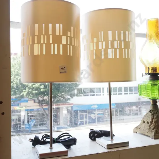 2x modern bedside lamps H480