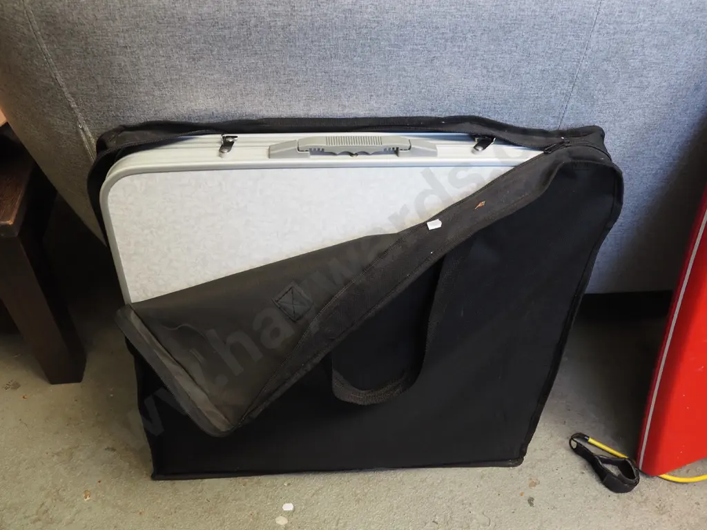camping table, carry case Image 1++