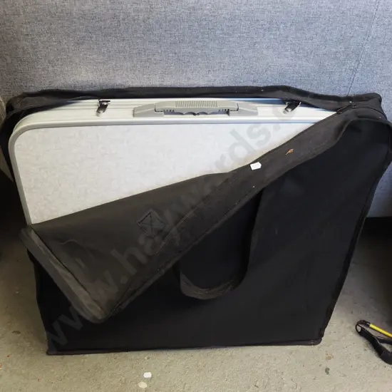 camping table, carry case