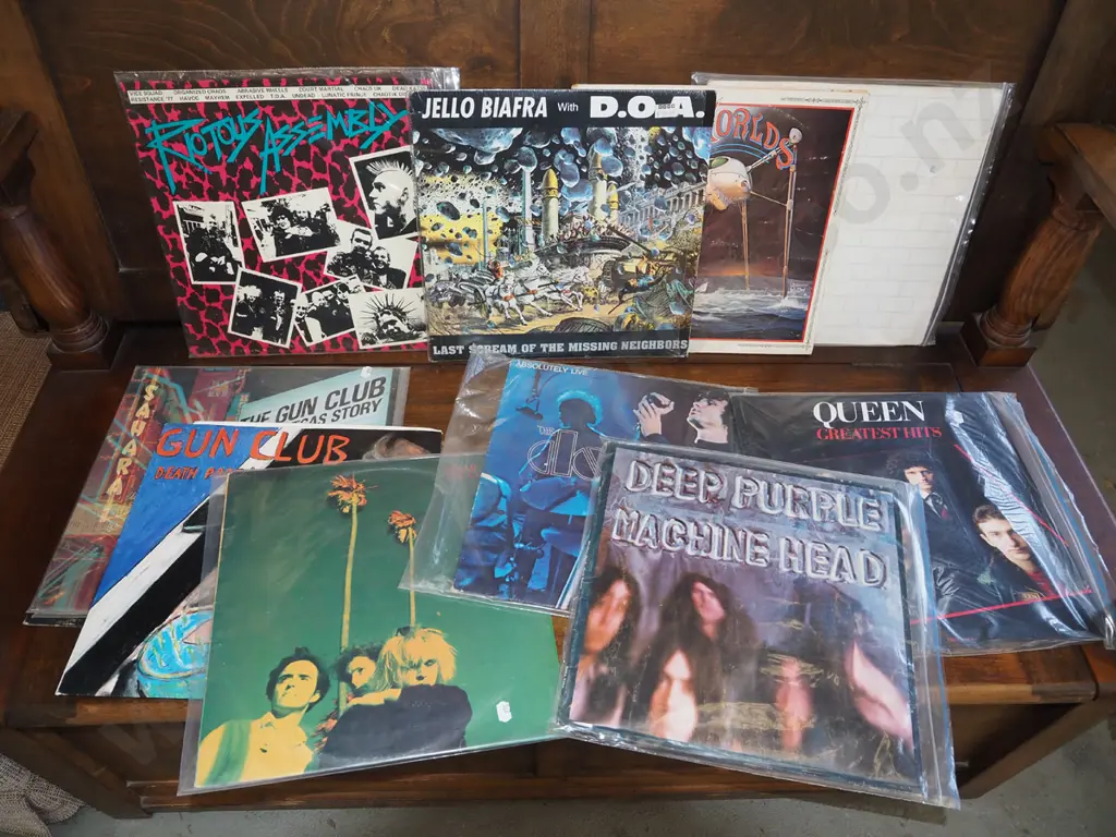 stack of LPs; Pink Floyd, War of the Worlds, Queen etc Image 1++