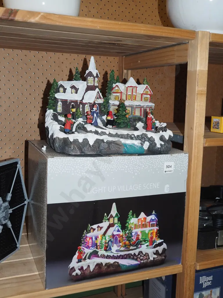 Xmas light up village in original box Image 1++