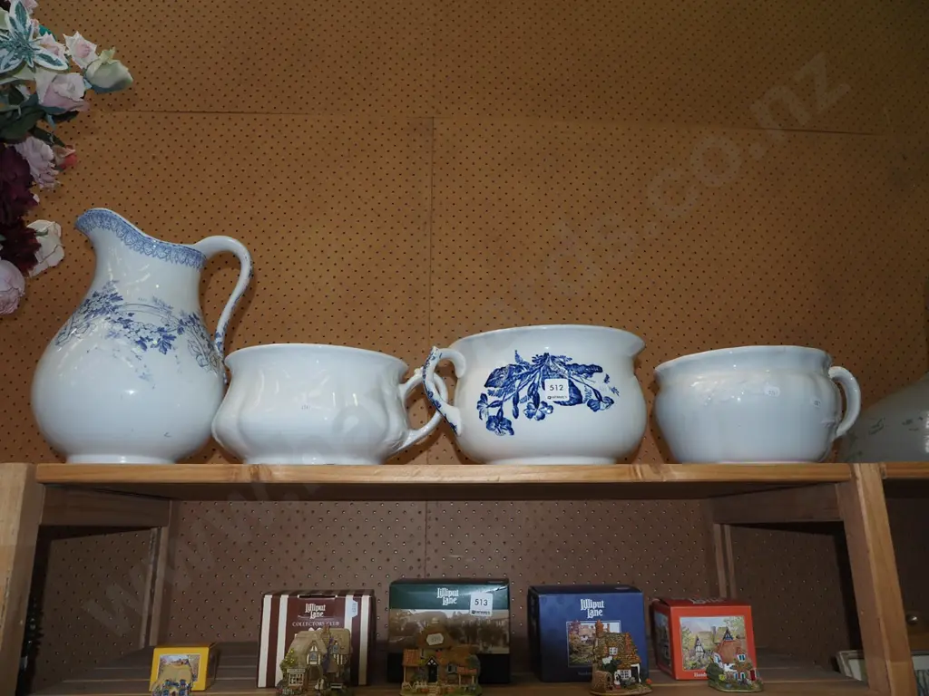 3x chamber pots, large wash jug H300 Image 1++