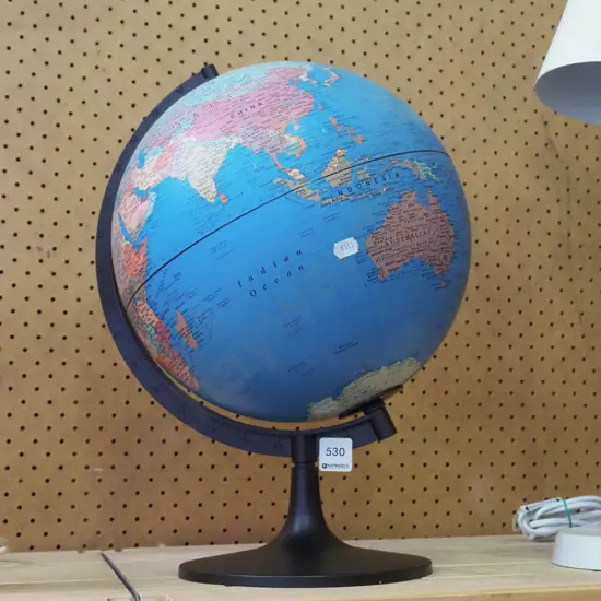 plastic world globe H400