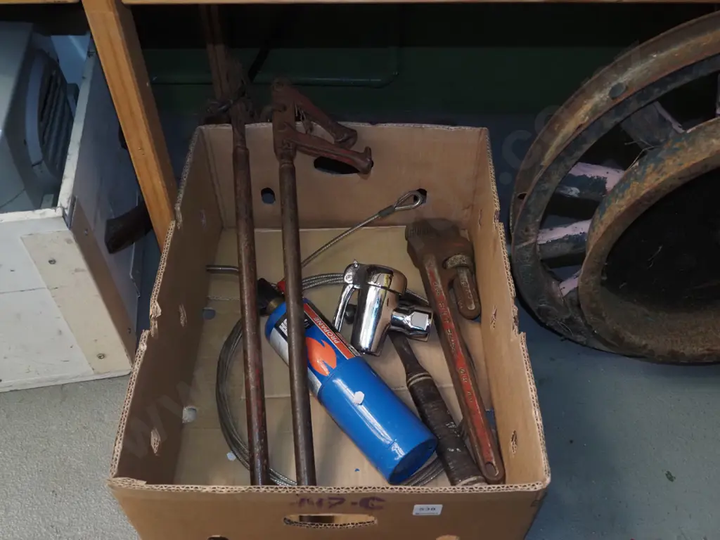 box; plumbers stilsons, hammer, wire strainer Image 1++