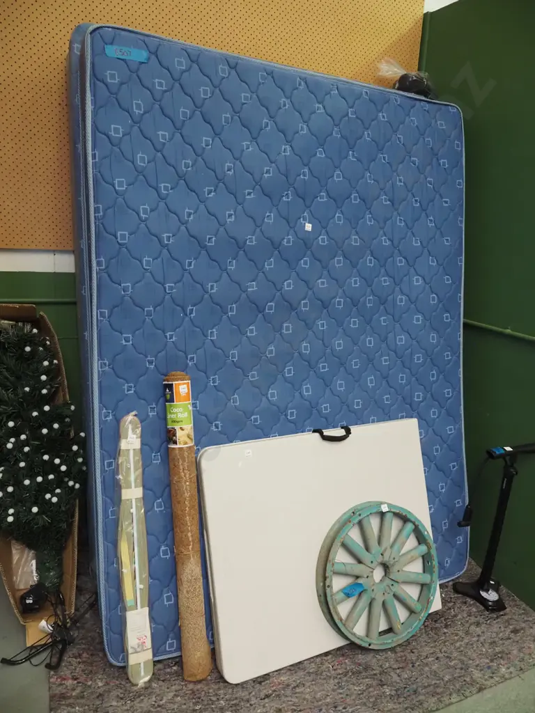 queen bed base and mattress Image 1++