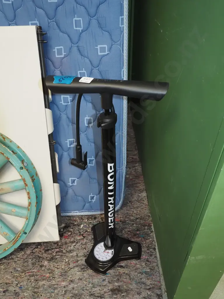 bike pump Image 1++