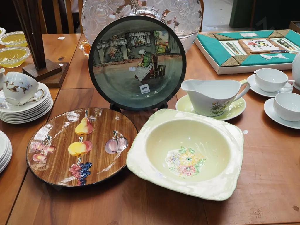 Royal Doulton cabinet plates, sweet dish, gravy boat etc Image 1++