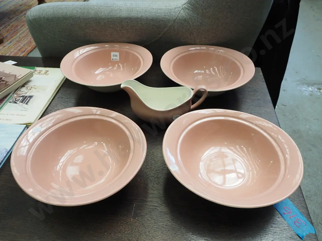 Johnson Bros veges - no lids, gravy boat Image 1++