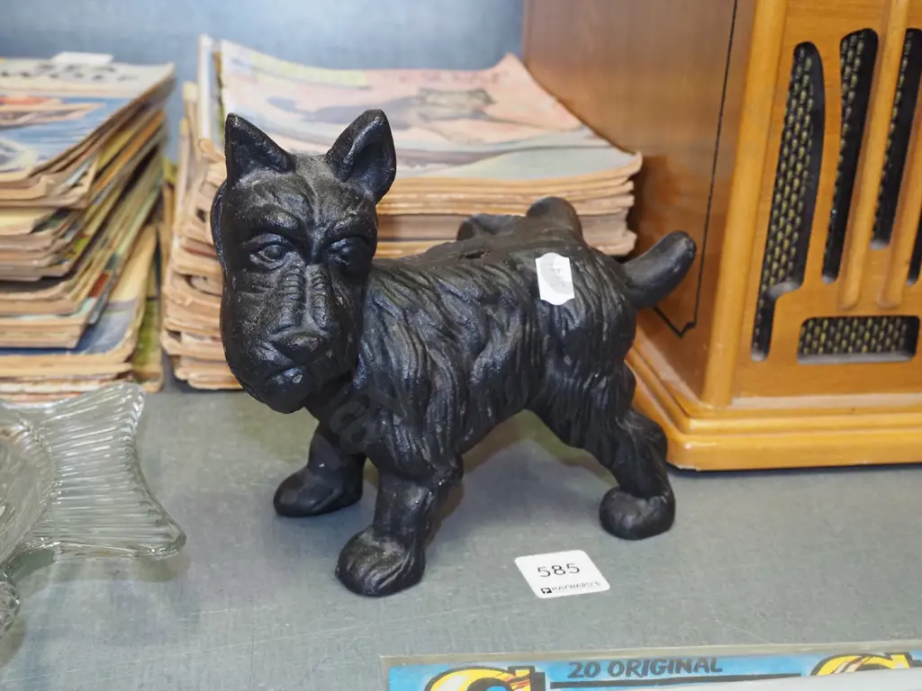 cast iron dog figurine Image 1++