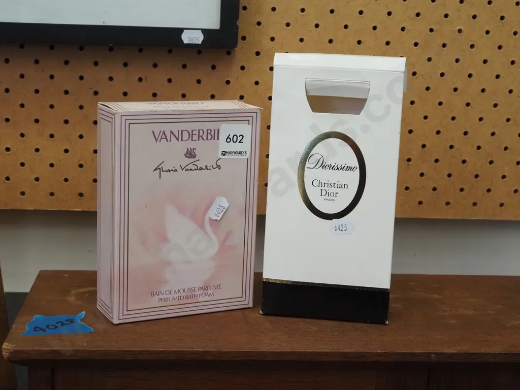 2x boxed perfumes Vanderbilt perfumed bath foam, Christian Dior Diorissimo eau de toilette 30ml Image 1++